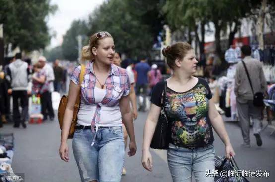 俄罗斯零下71度，为何女孩子还穿裙子逛街？终于知道原因了！