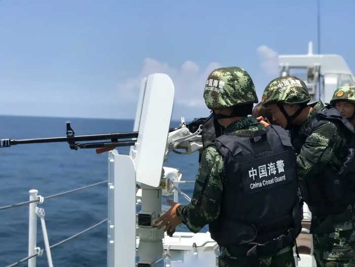 菲律宾太赛脸了！中国海警船为什么不能开火轰他娘的一炮？