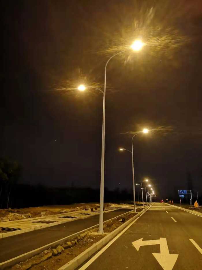 你以为路灯是免费的？揭秘中国路灯电费归属，产生的电费有多少？