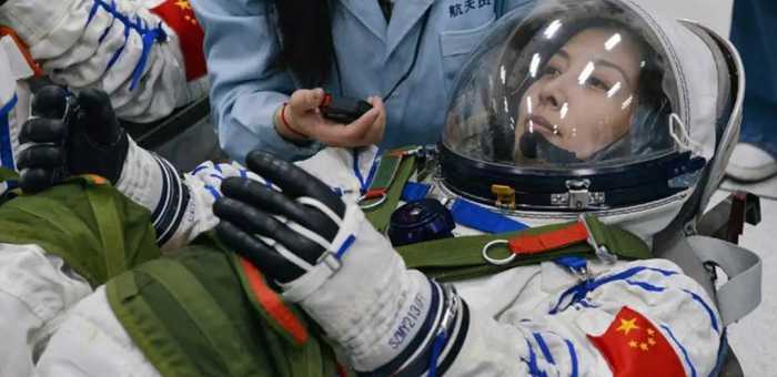 女航天员在太空中，如何保护自己的隐私？航天女英雄牺牲太大了