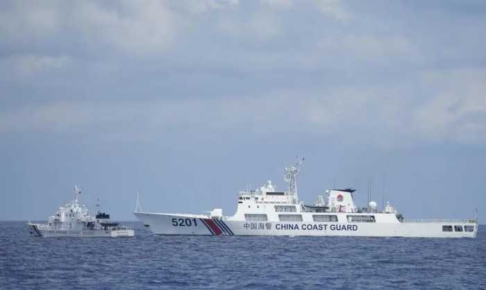 菲律宾可以死心，解放军终于出手，登陆舰到仙宾礁，美国冷眼旁观